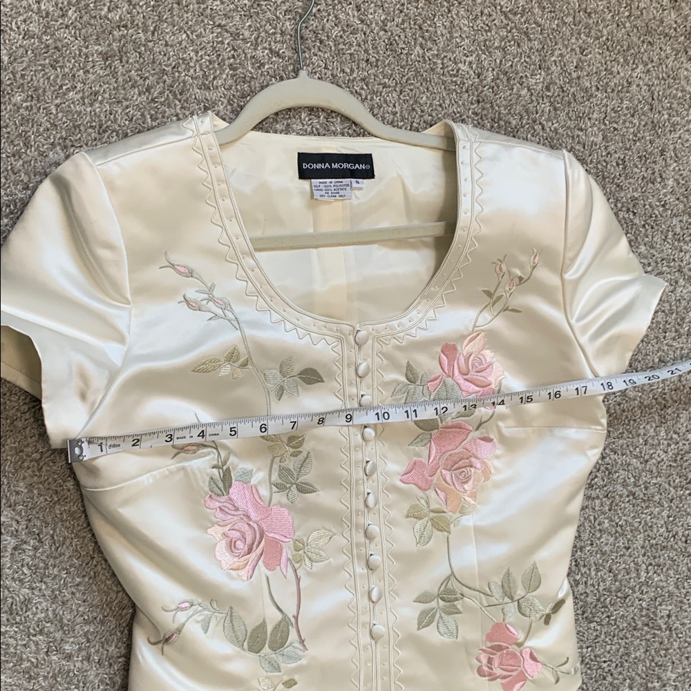 Vintage Donna Morgan Satin Floral Embroidered Short Sleeve Button Down Top - Picture 6 of 6